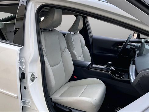 Used 2024 Toyota Prius Limited FWD image 9