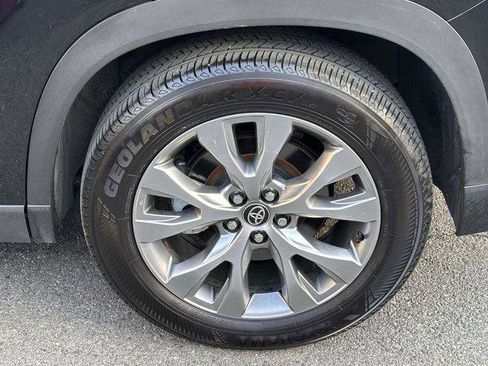 Used 2024 Toyota Grand Highlander Limited image 10