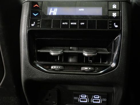 Used 2024 Jeep Grand Cherokee L Limited w/ Luxury Tech Group II image 26