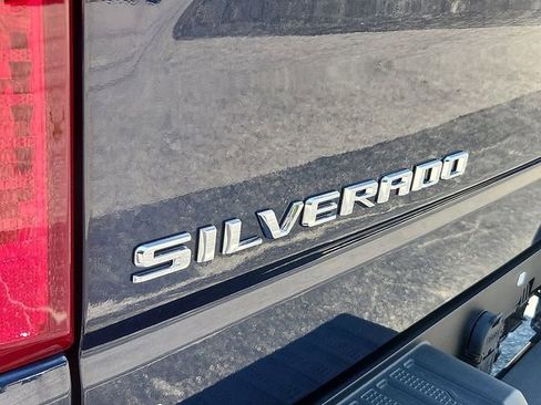 Used 2023 Chevrolet Silverado 1500 LT AWD/4WD image 4