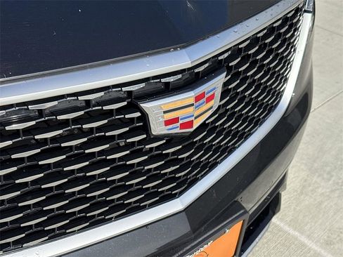 Used 2025 Cadillac XT6 Premium Luxury image 30