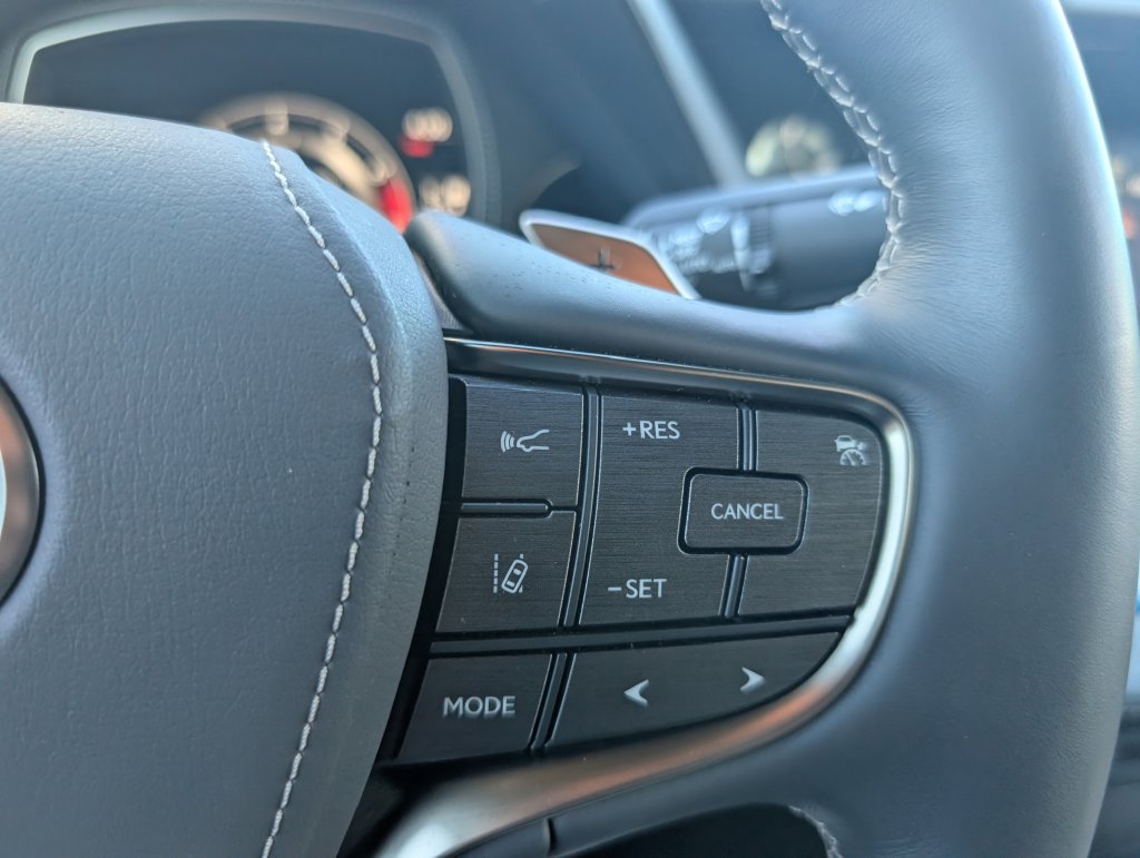 Used 2020 Lexus LS 500 w/ Interior Upgrade Package RWD image 17