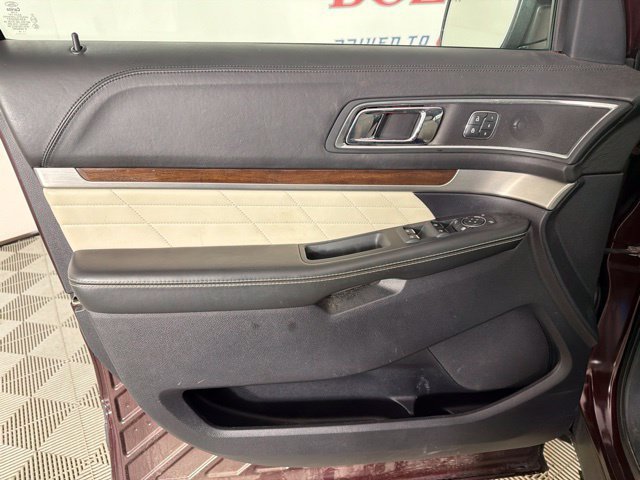 Used 2018 Ford Explorer Platinum AWD/4WD image 21