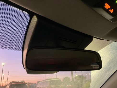 Used 2026 Toyota Corolla Cross L image 24