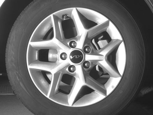 Used 2025 Kia Soul LX w/ LX Technology Package FWD image 13