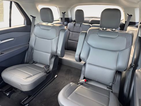 New 2025 Ford Explorer Active w/ Active Comfort Package image 16