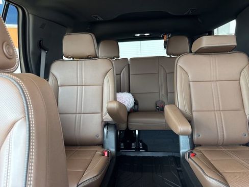 New 2026 Chevrolet Tahoe High Country AWD/4WD image 25
