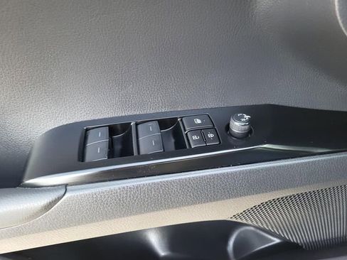 Used 2025 Toyota Camry SE image 14