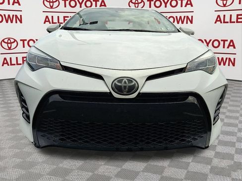 Used 2018 Toyota Corolla SE w/ SE Premium Package FWD image 2