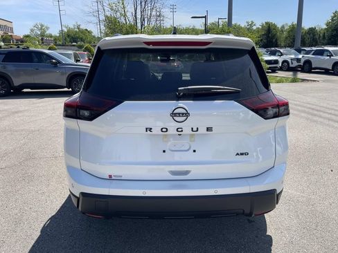 New 2026 Nissan Rogue SV AWD/4WD image 4