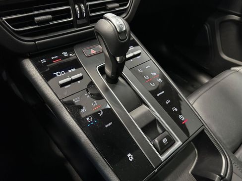 Certified 2026 Porsche Macan AWD/4WD image 31