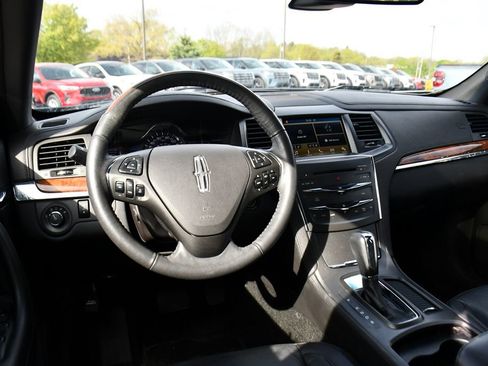 Used 2016 Lincoln MKS AWD image 12