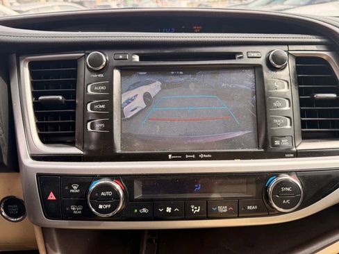 Used 2019 Toyota Highlander XLE image 20