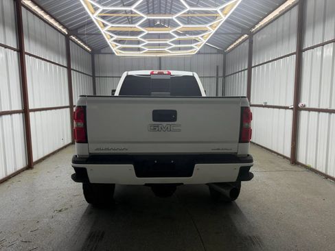 Used 2019 GMC Sierra 2500 Denali w/ Duramax Plus Package AWD/4WD image 5