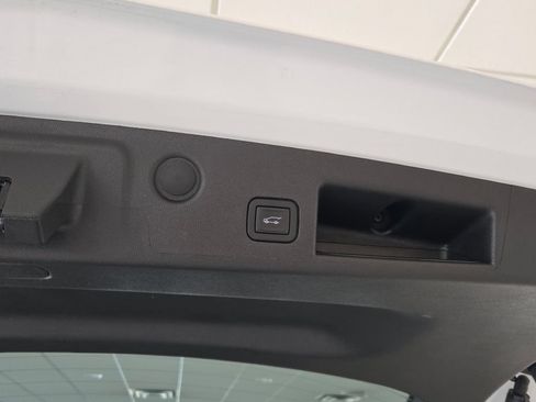 Certified 2024 Chevrolet Equinox LT FWD image 14