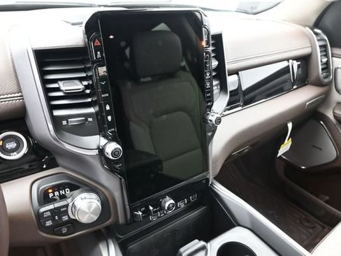 Used 2025 RAM 1500 Laramie AWD/4WD image 8