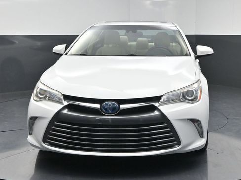 Used 2017 Toyota Camry XLE w/ Moonroof Package FWD image 17