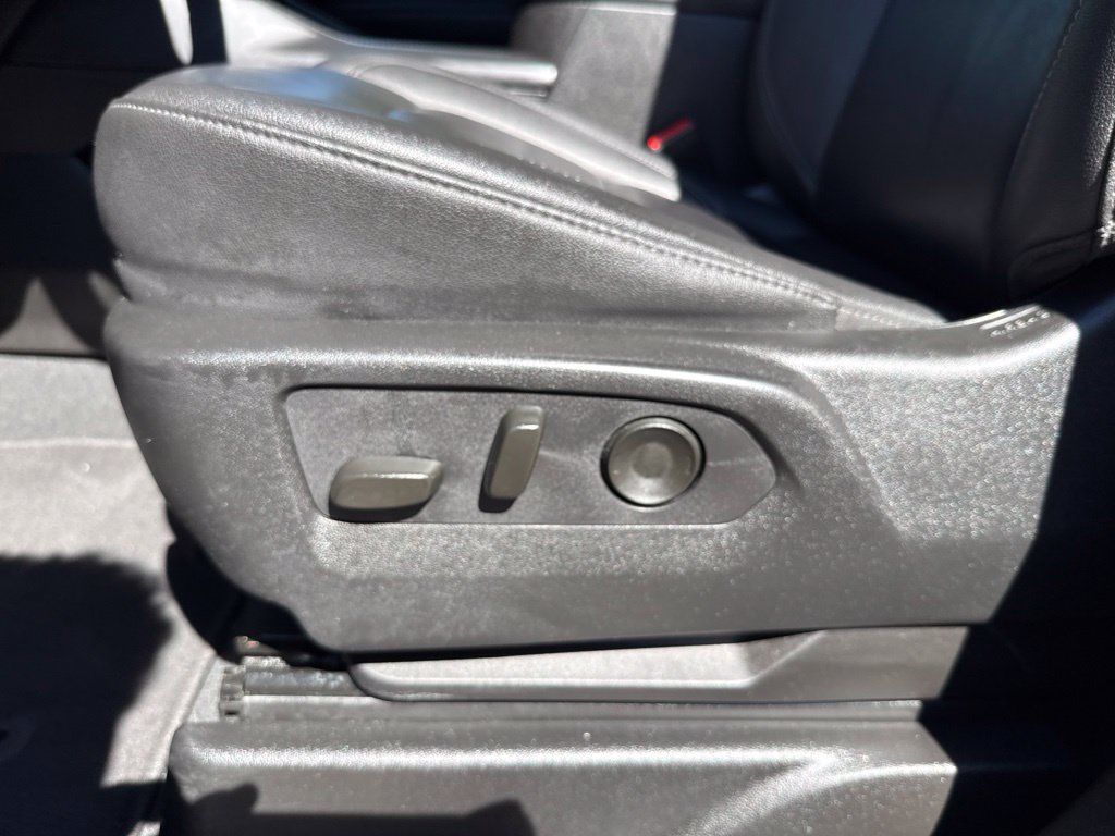 Used 2024 Chevrolet Tahoe LT AWD/4WD image 17