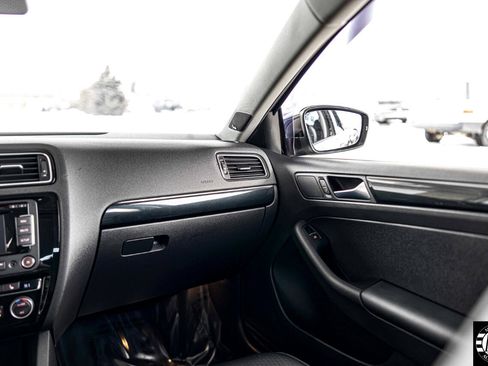 Used 2015 Volkswagen Jetta TDI SEL image 36