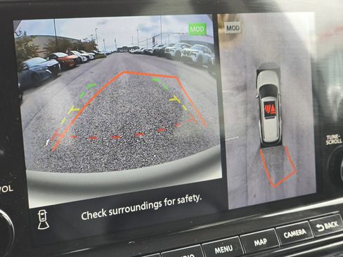 Used 2024 Nissan Pathfinder SL w/ SL Premium Package image 13