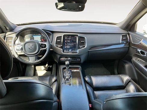 Used 2018 Volvo XC90 T5 Momentum w/ Convenience Package image 10