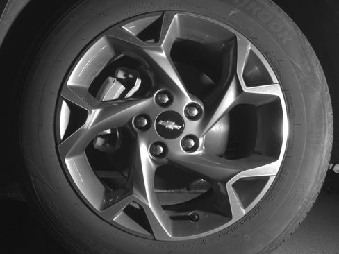 Used 2025 Chevrolet Trax LT w/ LT Convenience Package FWD image 12