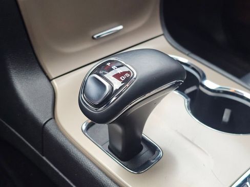 Used 2015 Jeep Grand Cherokee Limited w/ Luxury Group II AWD/4WD image 39