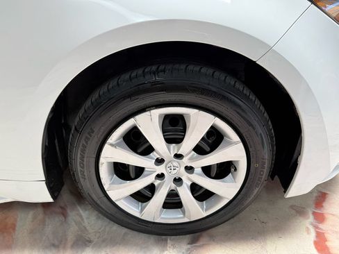 Used 2022 Toyota Corolla LE FWD image 36