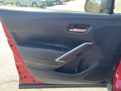 Used 2023 Toyota Corolla Cross XLE image 11