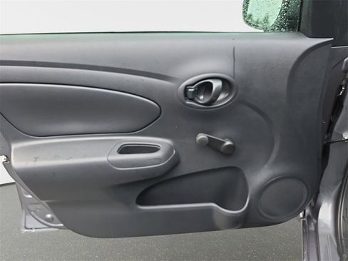 Used 2019 Nissan Versa S Plus image 29