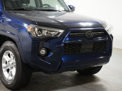 Used 2021 Toyota 4Runner SR5 Premium w/ Moonroof Package RWD image 4