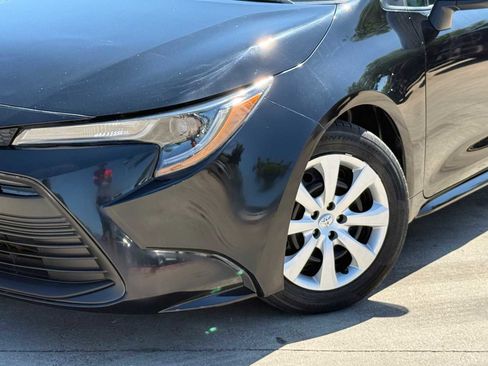Used 2023 Toyota Corolla LE FWD image 5