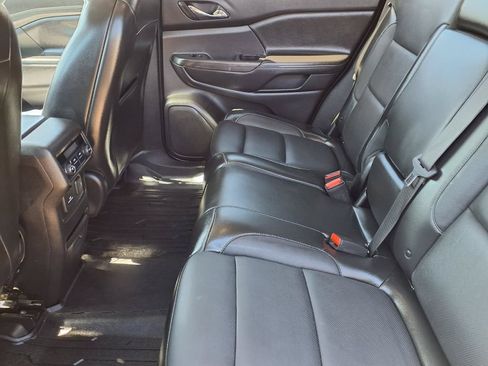 Used 2019 GMC Acadia SLT FWD image 12