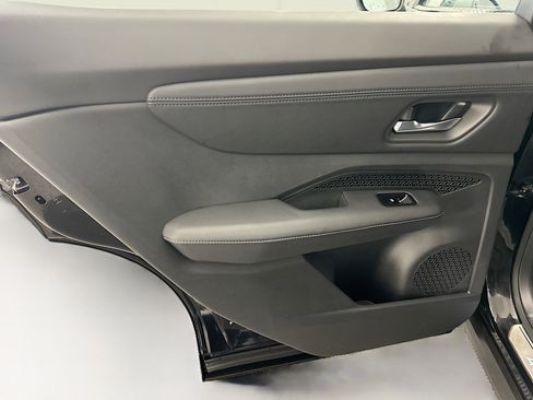 Used 2024 Nissan Ariya AWD image 27