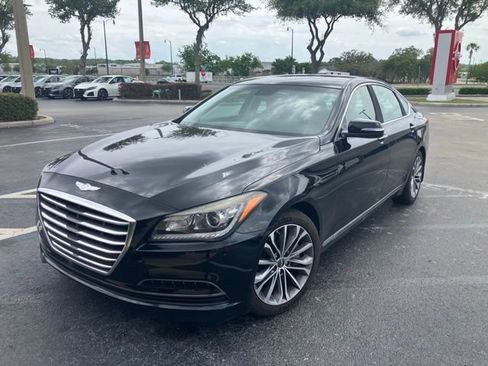 Used 2016 Hyundai Genesis 3.8 image 2