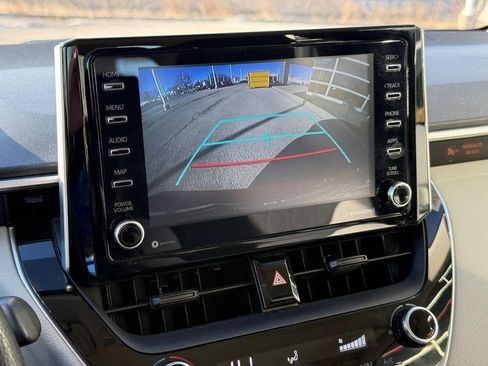 Used 2021 Toyota Corolla LE image 24