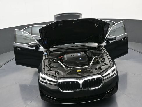 Used 2023 BMW 530e xDrive w/ Executive Package image 39