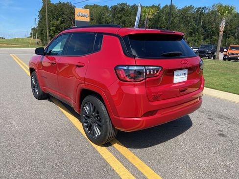 Certified 2022 Jeep Compass Limited image 7
