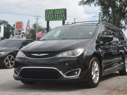 Used 2017 Chrysler Pacifica Touring-L w/ Tire & Wheel Group