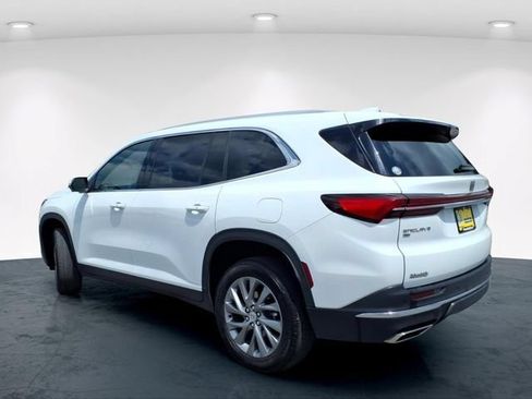 Used 2025 Buick Enclave Preferred AWD/4WD image 13