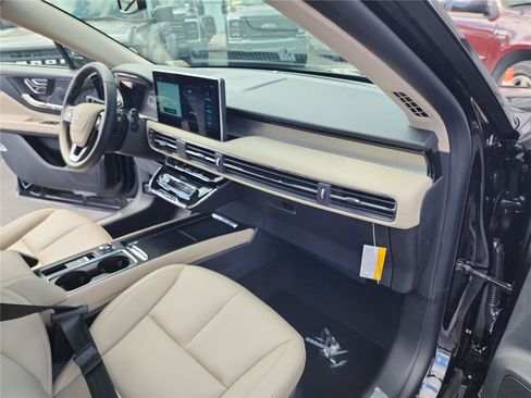 New 2026 Lincoln Corsair Premiere image 28