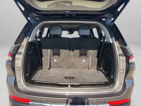 Used 2022 Jeep Grand Cherokee L Limited image 22