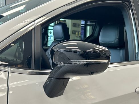 New 2025 Chrysler Pacifica Select image 12