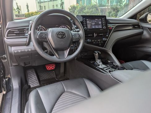 Used 2024 Toyota Camry SE AWD/4WD image 5