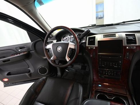 Used 2009 Cadillac Escalade AWD image 29