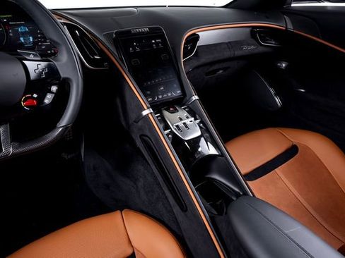Certified 2024 Ferrari Roma Spider RWD image 29