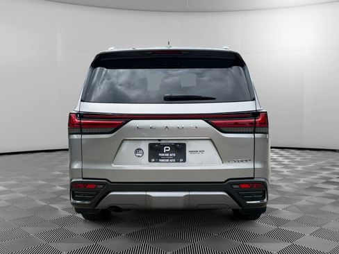 Used 2024 Lexus LX 600 4WD w/ Luxury Package image 4