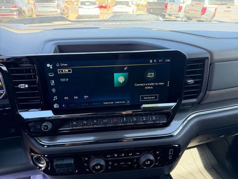 Used 2024 Chevrolet Silverado 1500 ZR2 image 10