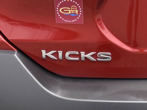 Used 2020 Nissan Kicks SR image 8