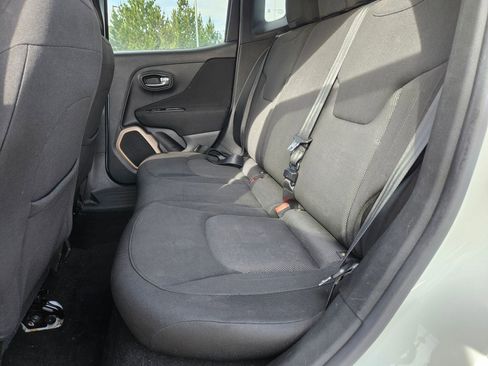 Used 2016 Jeep Renegade Latitude AWD/4WD image 25